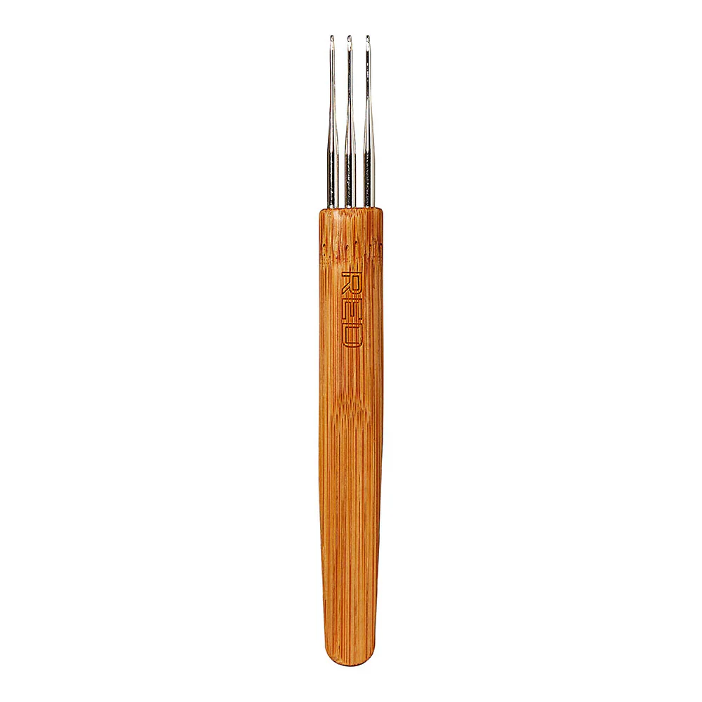 Red by Kiss 3 Hook Crochet Needle – 0.75 mm - Image 2