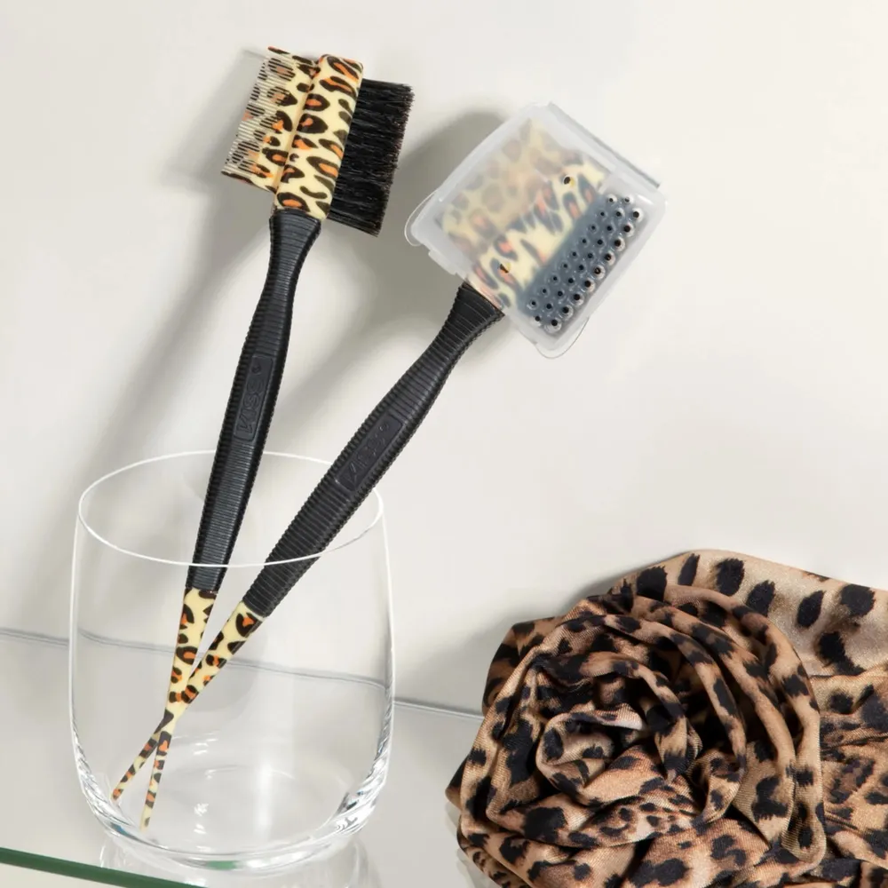 Red by Kiss Edge Styler Plus – Dual-Ended Edge Brush & Comb - Image 2